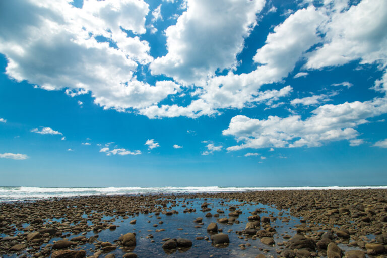 wide angle view of volcanic beach - wide focus meditation